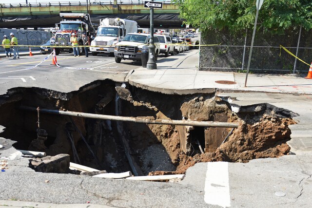 Sinkhole Swallow Cars in a Hospital Parking Lot in Jerusalem