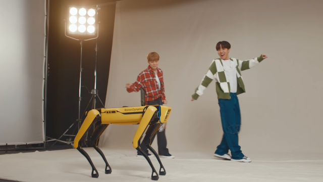 Hyundai's Dancing Robot Dog Shown Off In A New Video With BTS