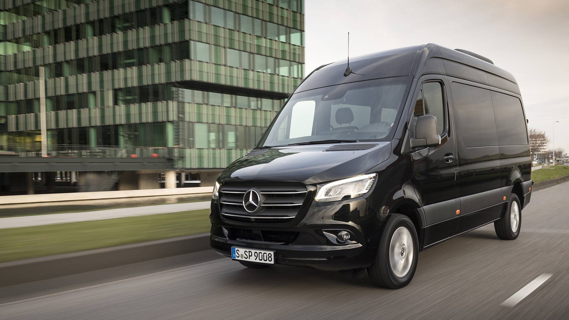 Old Mercedes Sprinter Diesel Ambulance Goes For Autobahn Top Speed Run