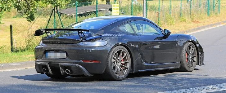 Porsche Cayman GT4 was spotted with a large rear wing