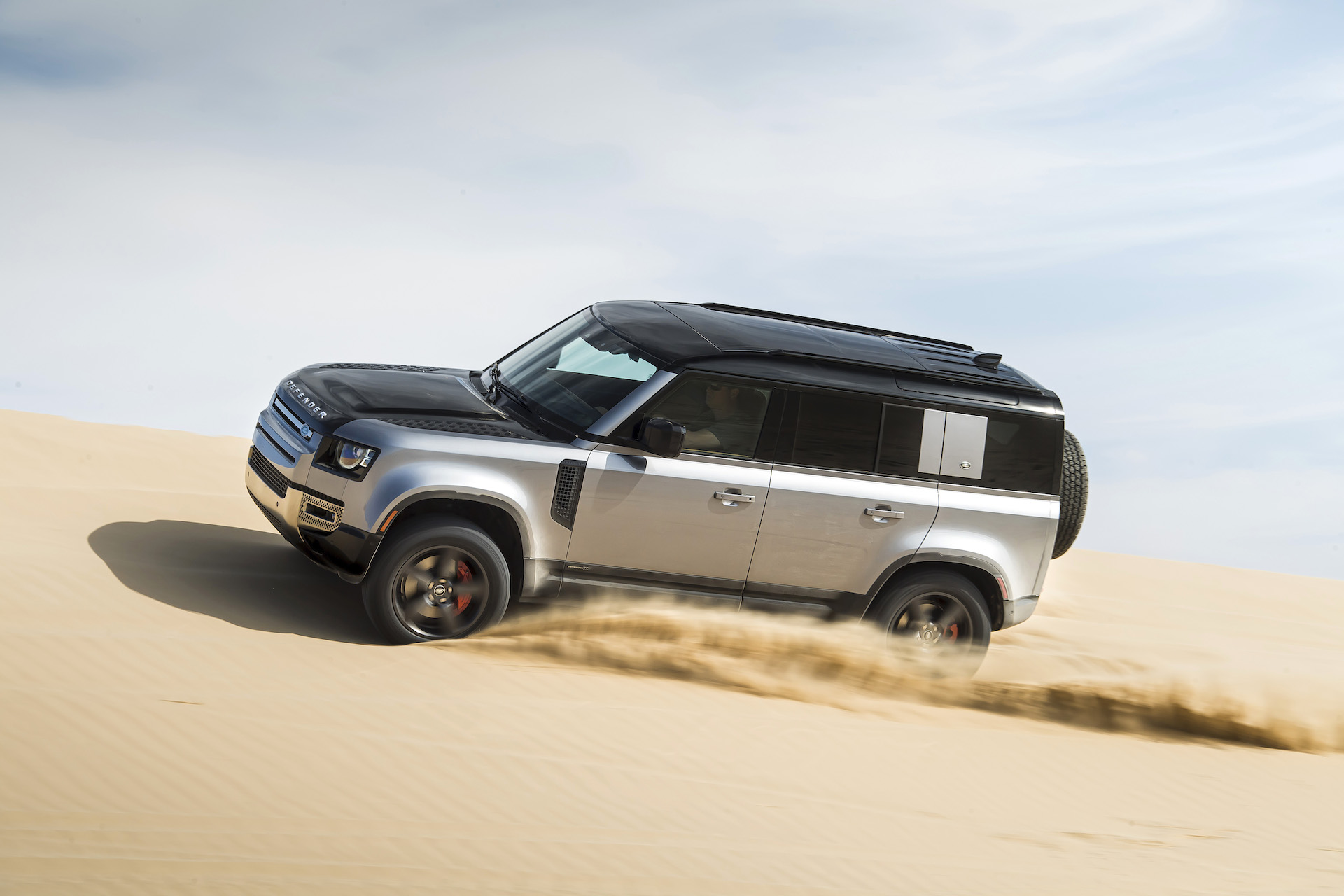 Land Rover to Separate Defender and Discovery by Using Different Platforms