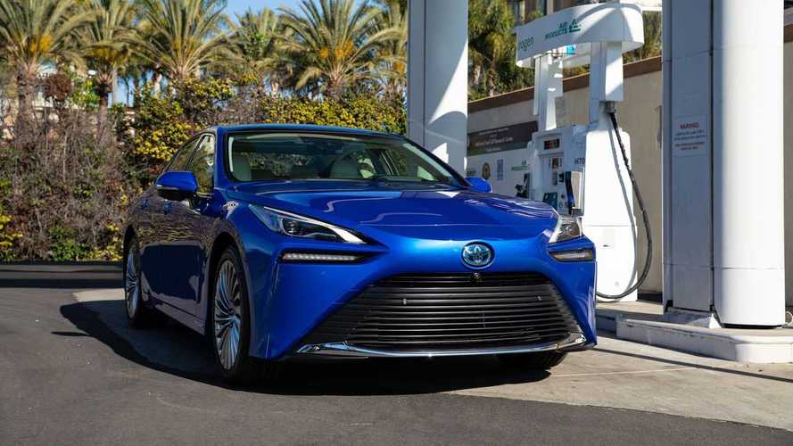 2021 Toyota Mirai Sees Massive $19k Discount Versus Outgoing Model