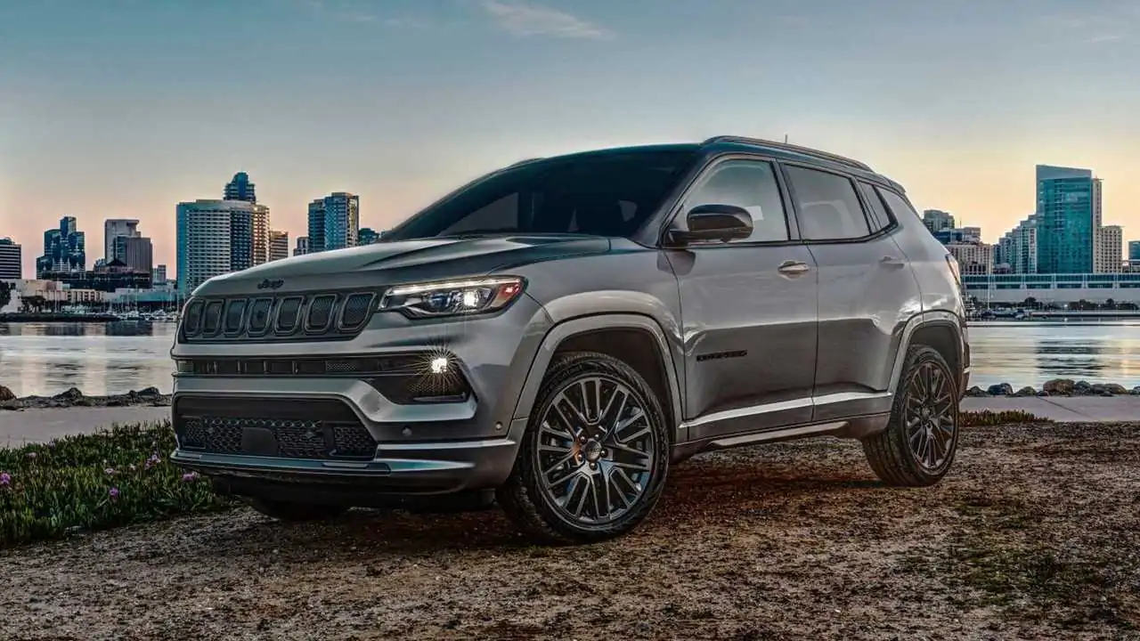 2022 Jeep Compass - Snazzy Interior and Safety Tech In Chicago