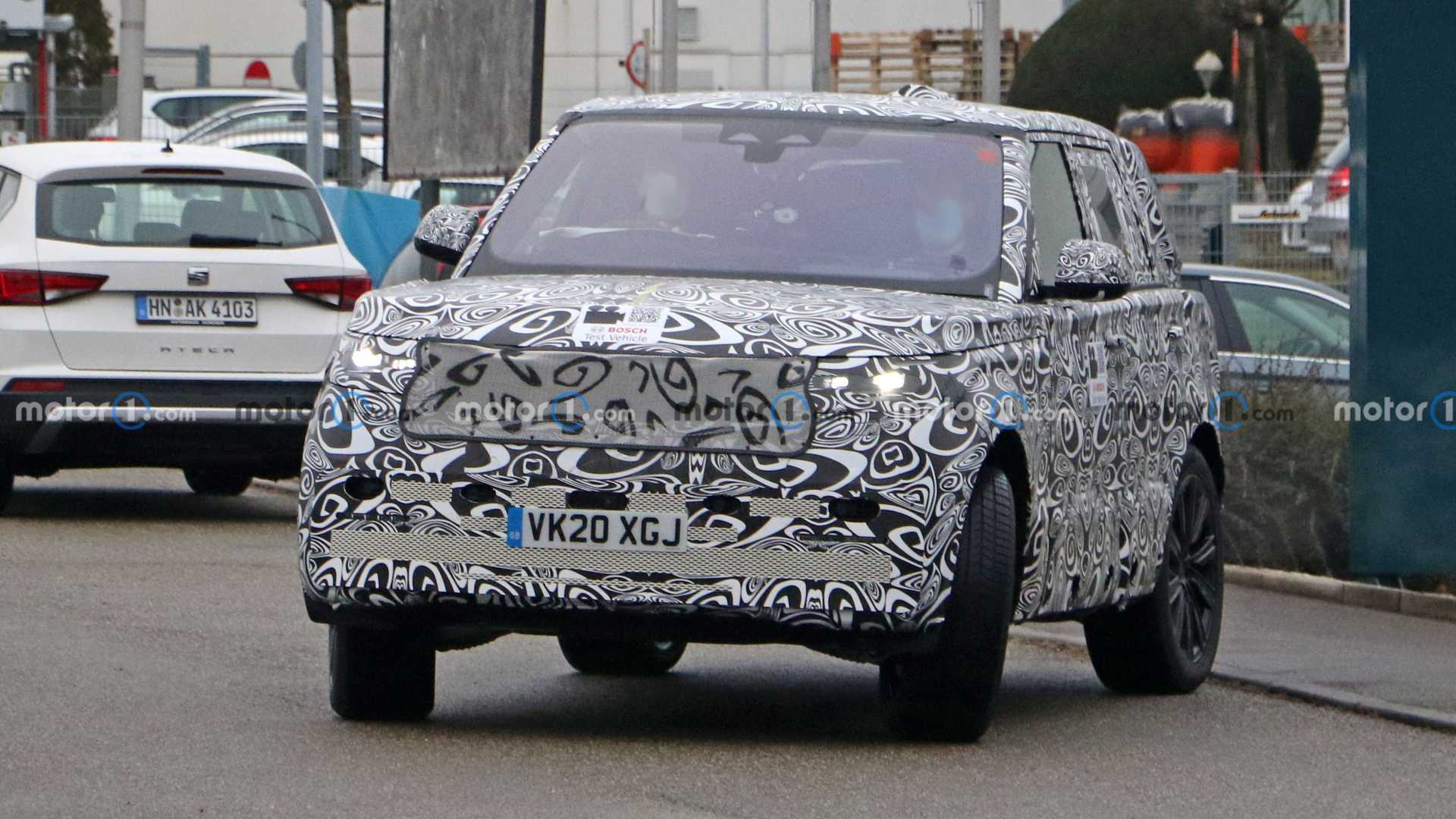 2022 Land Rover Range Rover Spied with Interior Exposed