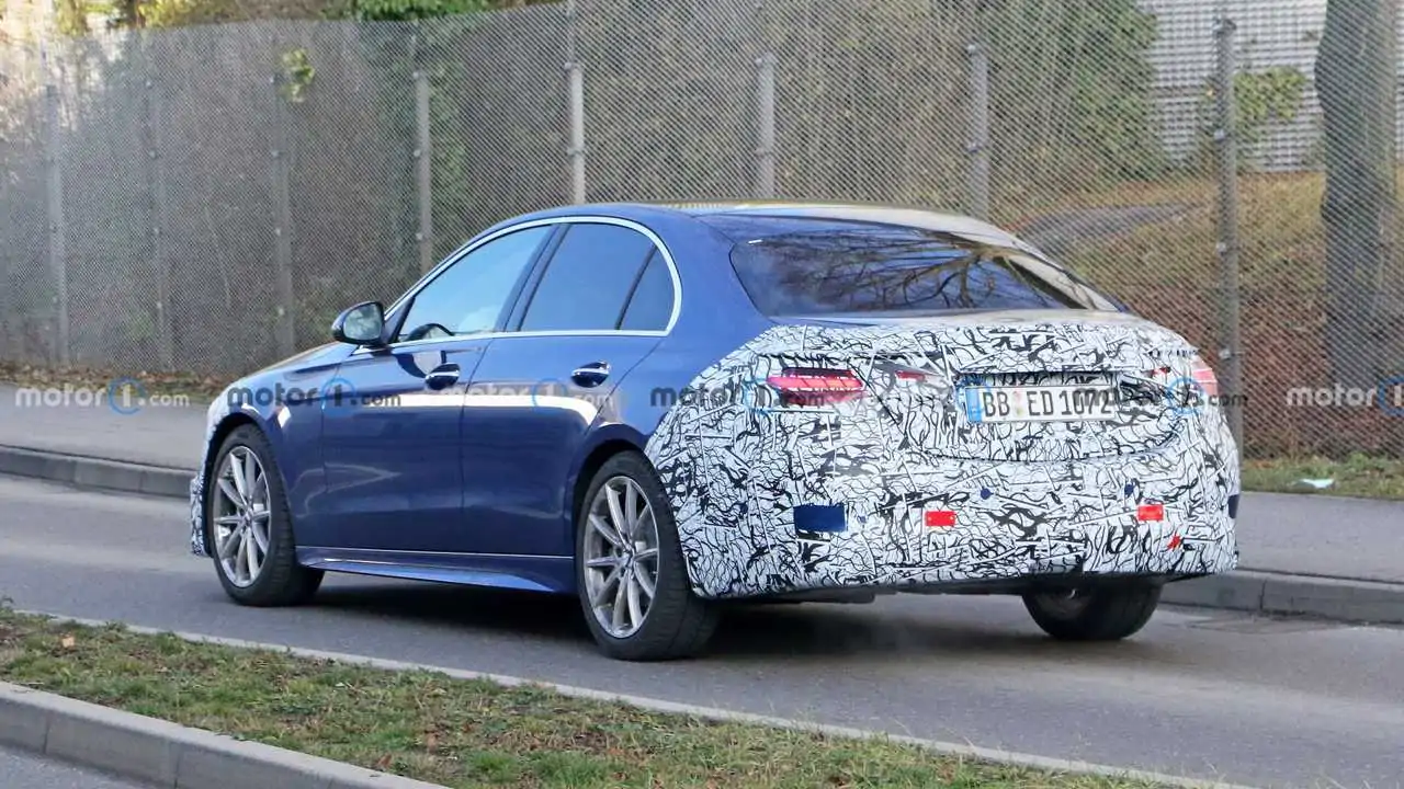 2022 Mercedes C-Class Spied Looking Ready For World Premiere