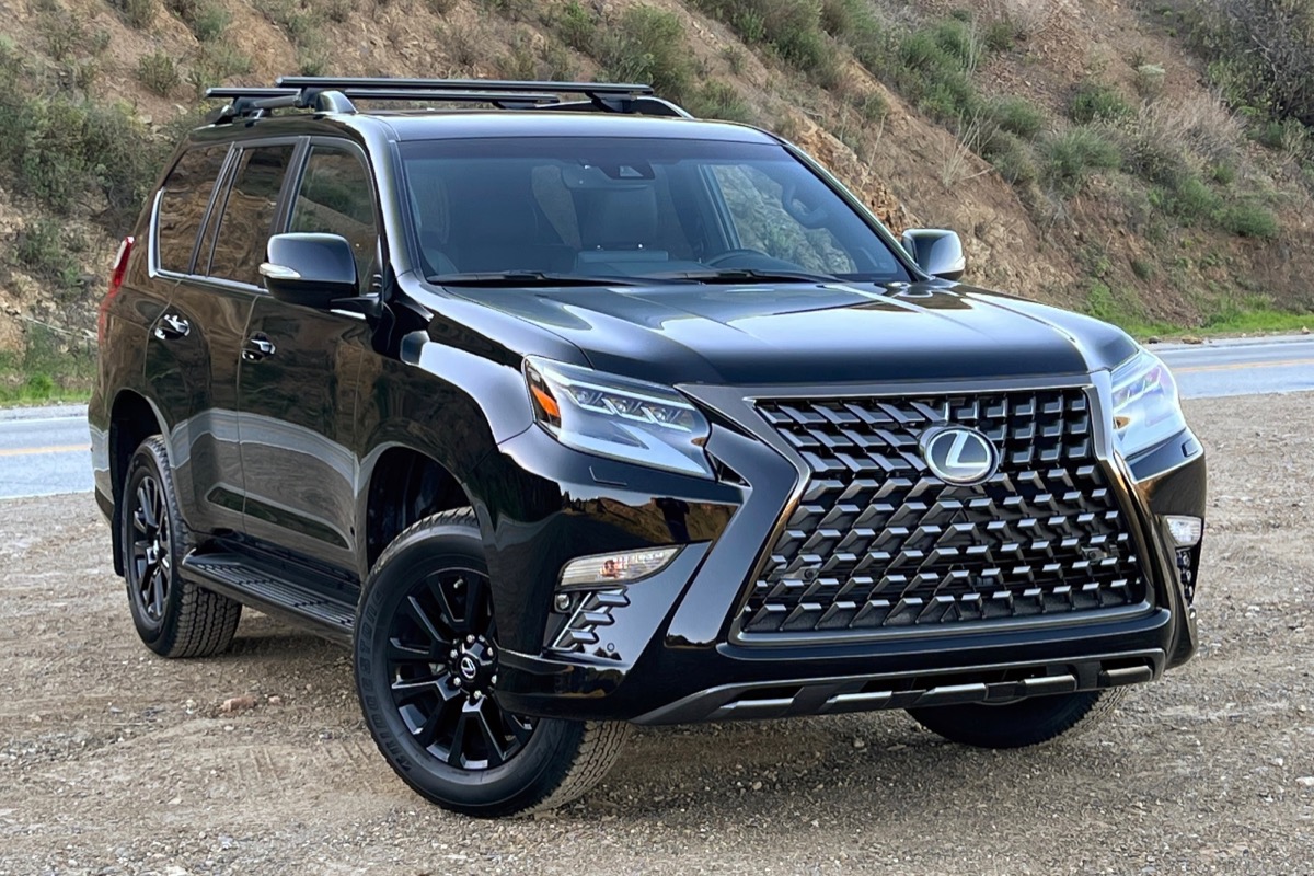 2022 Lexus GX gets a new infotainment display, Black Line Model