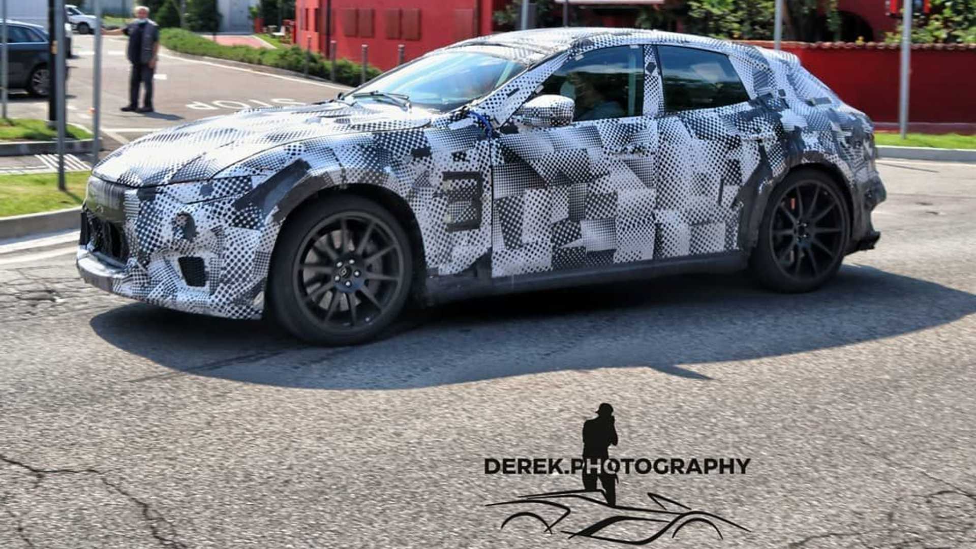 Ferrari Purosangue Casually Strolling in Latest Spy Video