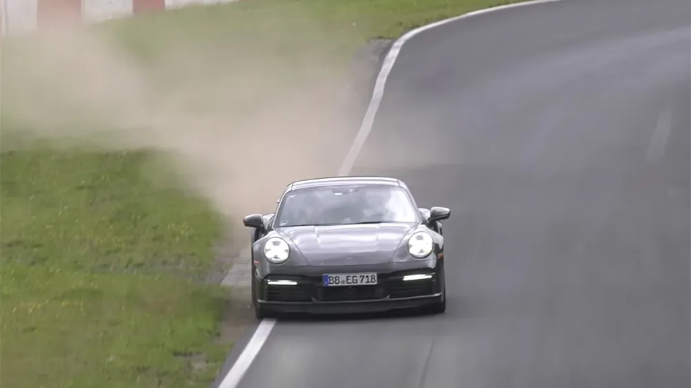 Porsche 911 Hybrid Shown at Nurburgring with Only Two Seats