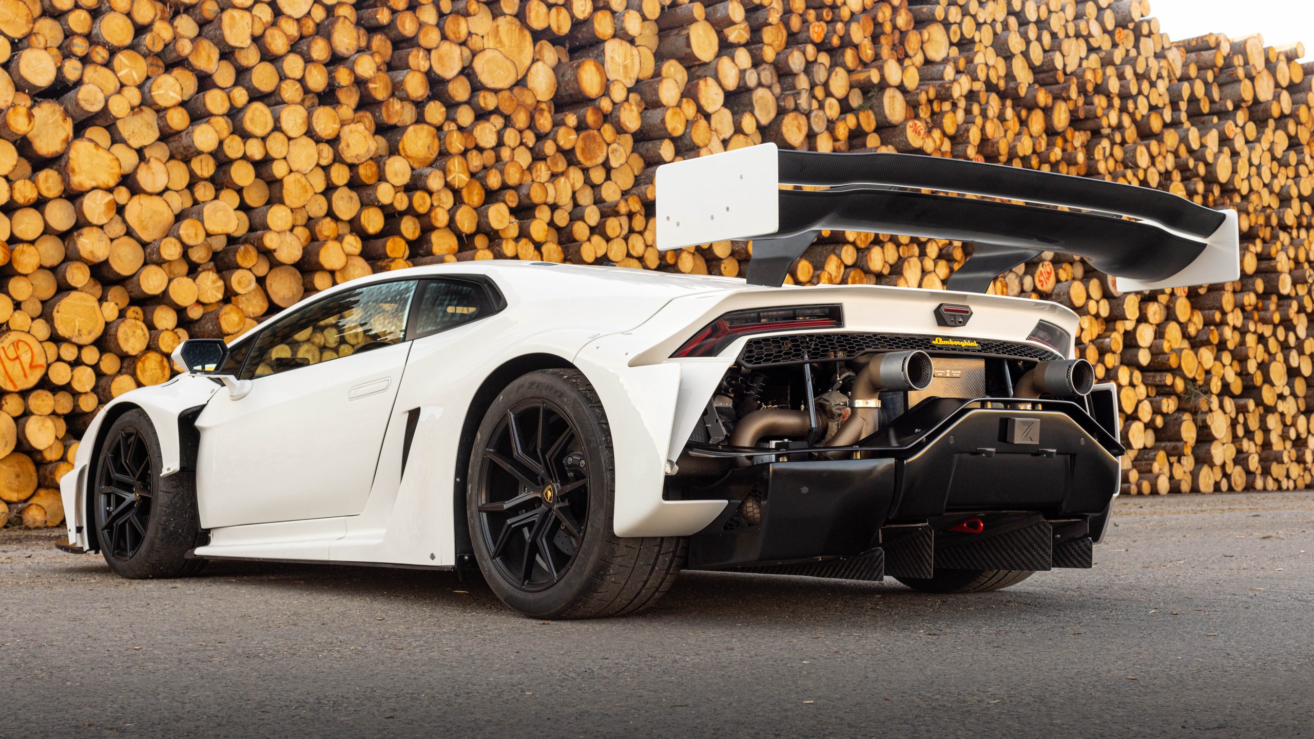 Zyrus LP1200 Strada is A Twin-Turbo Lamborghini Huracan Racing Car For The Road