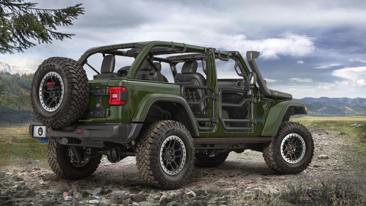 Jeep Wrangler 4xe gets a 2-inch lift kit and branded charger