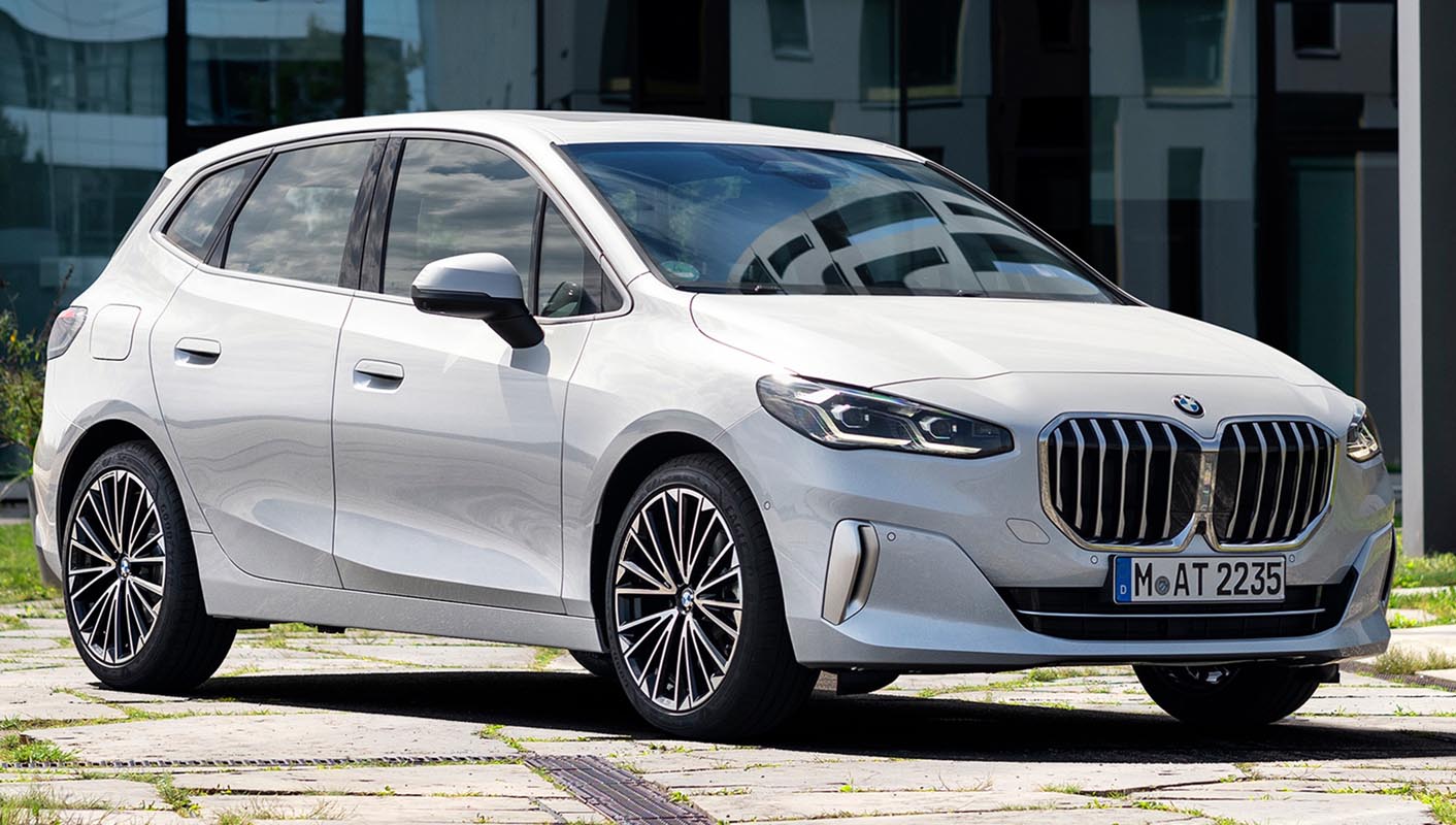 2022 BMW 2 Series Active Tourer Revealed with Large Grille and All-New Interior