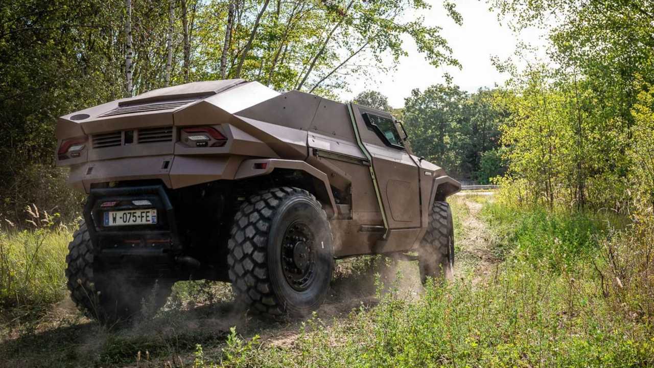 The Hybrid Military Vehicle Arquus Scarabee is Silent and Deadly