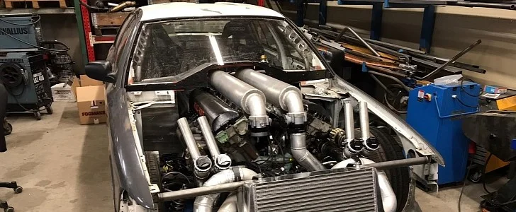 Ford Crown Victoria Police Interceptor Fires up 27-Liter V12 Motor