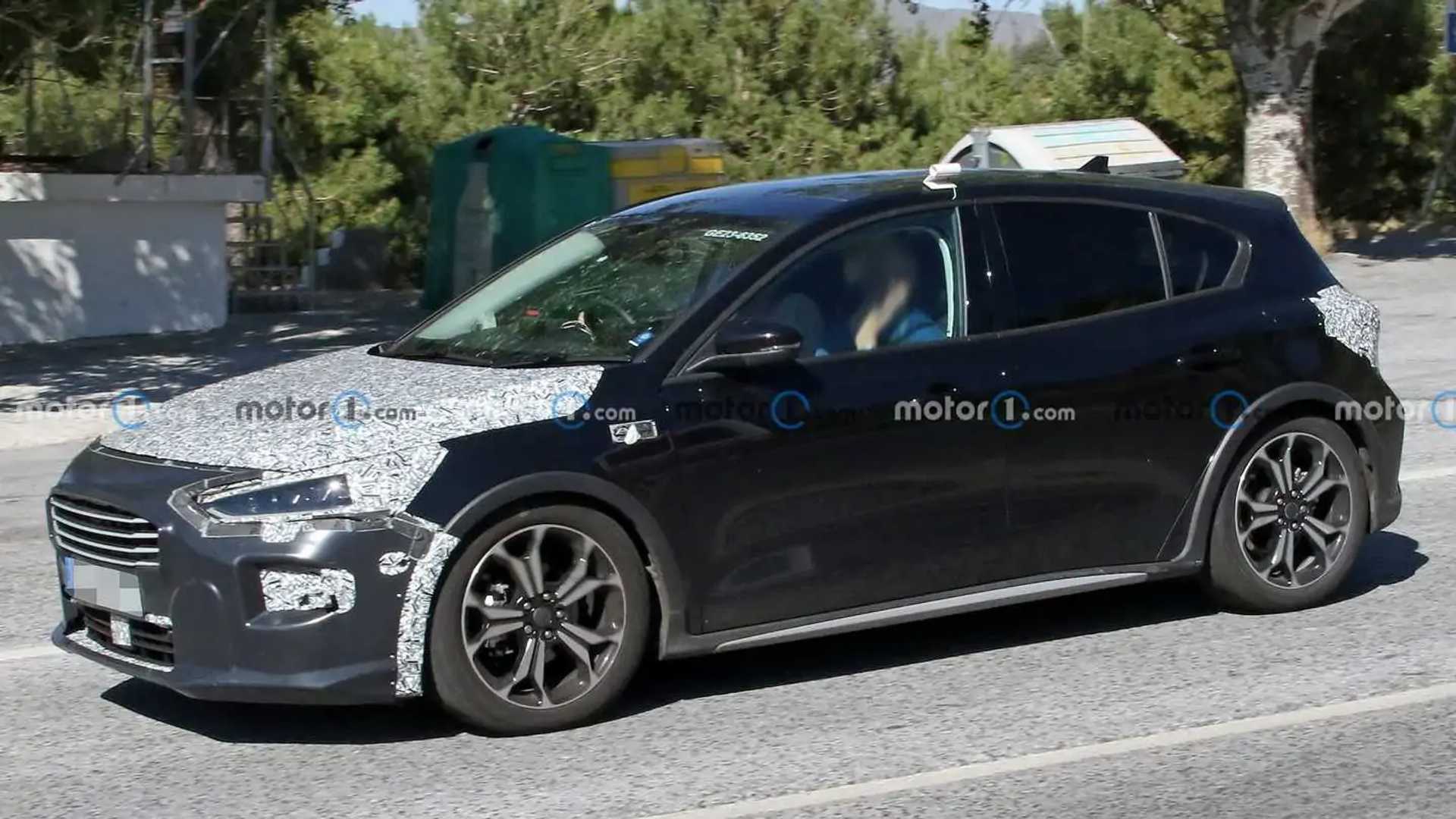 Ford Focus Photos Spy Photos Reveal Hatch Ready for Production