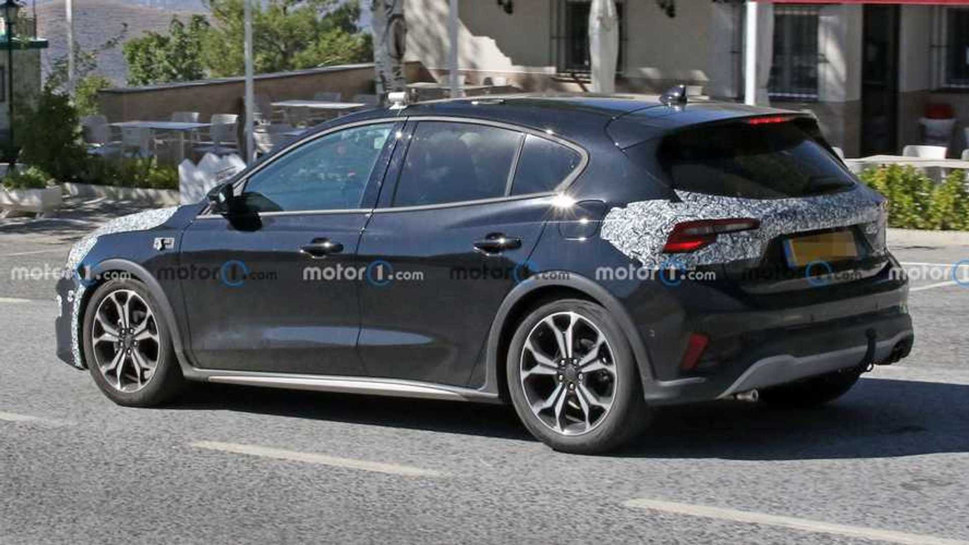 Ford Focus Photos Spy Photos Reveal Hatch Ready for Production