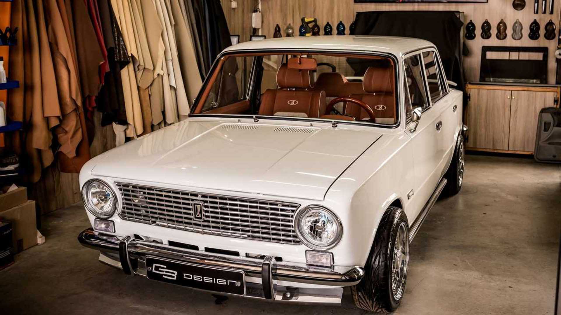 Interior Restomod is as good as this amazing Lada