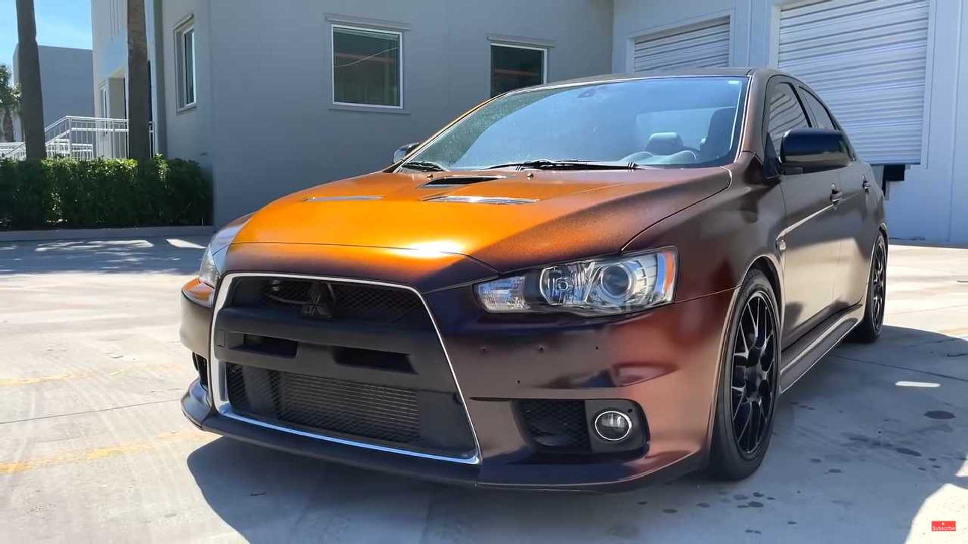 Mitsubishi Lancer Evo Looks Amazing in Orange-To-Black Paint