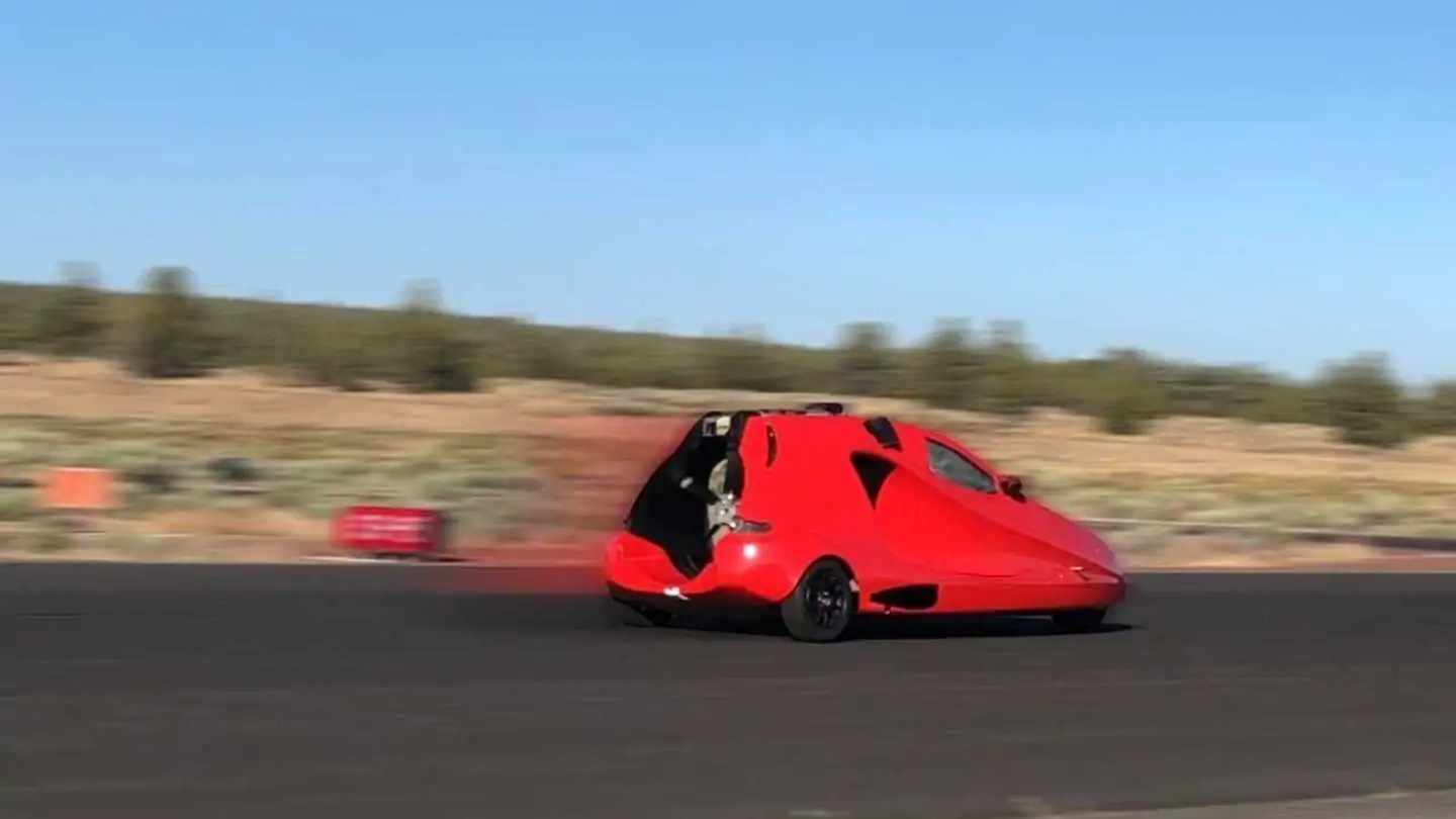 The Switchblade Flying Car doesn't fly, but it drives down the runway like a boss