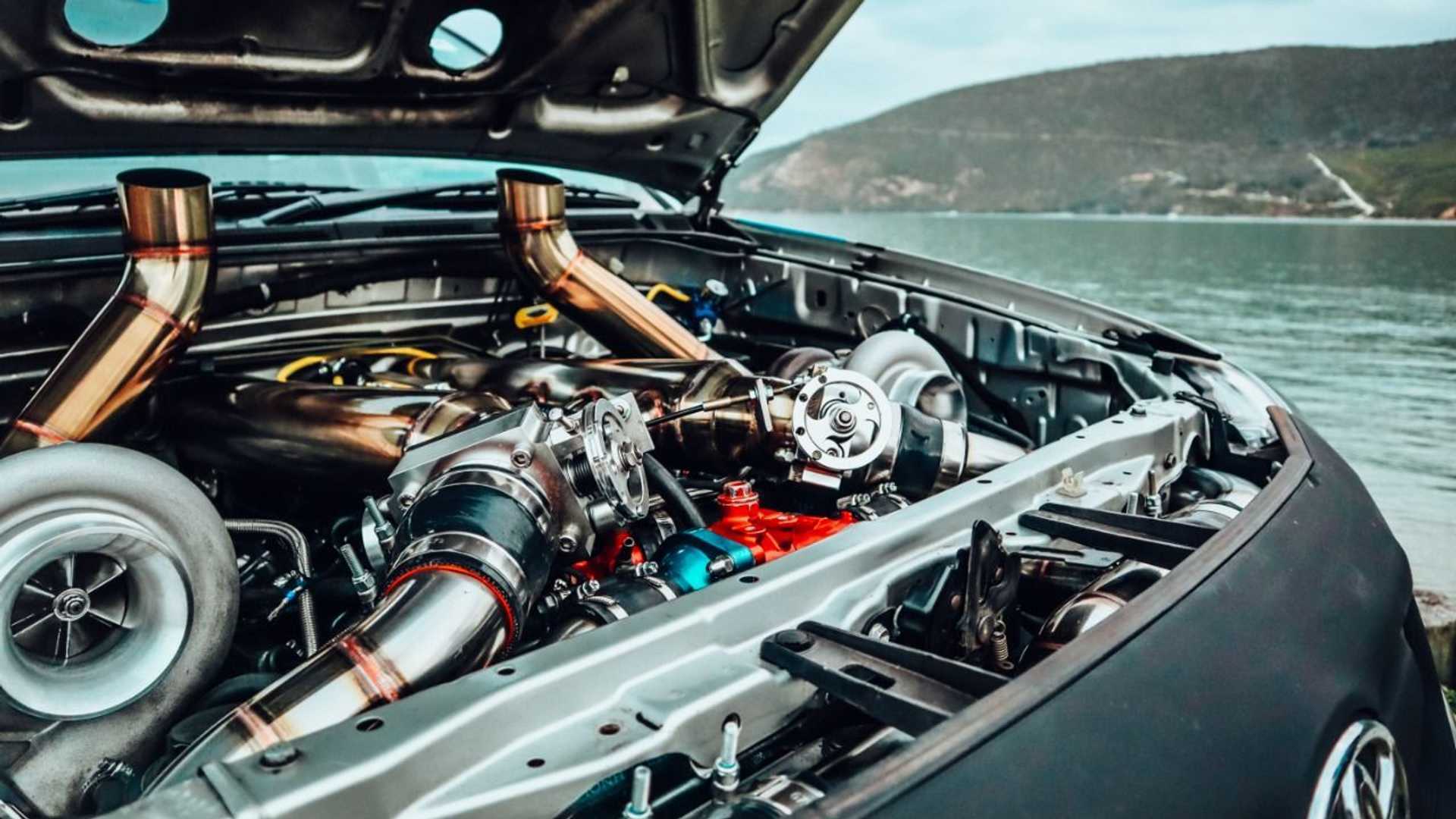 Toyota Hilux Twin-Turbo, V12 Borrows Motor From Century Sedan