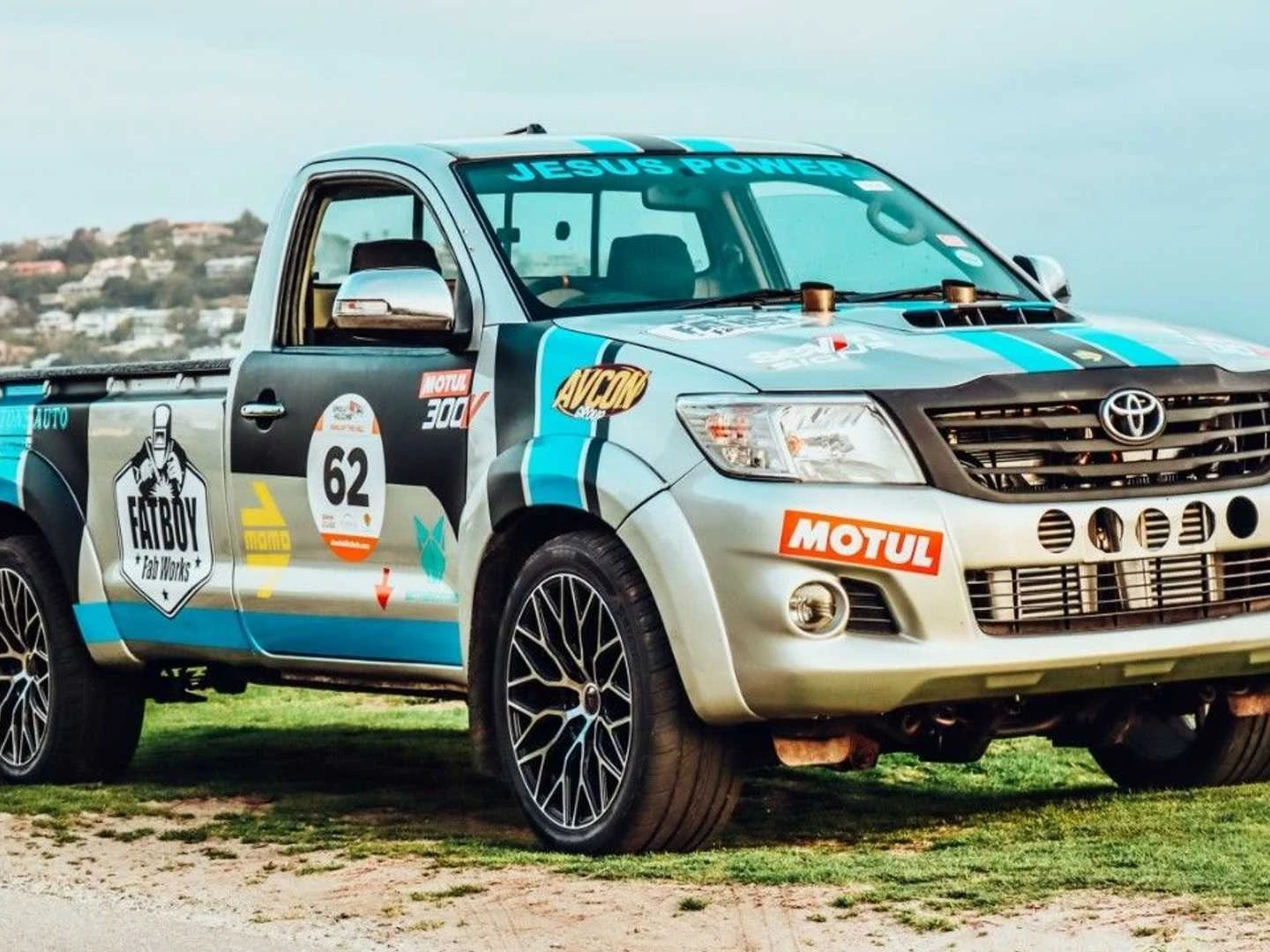 Toyota Hilux Twin-Turbo, V12 Borrows Motor From Century Sedan