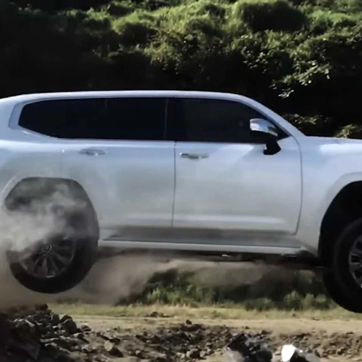 2022 Toyota Land Cruiser Shows That It's Worth Taking on Off-Road Obstacles