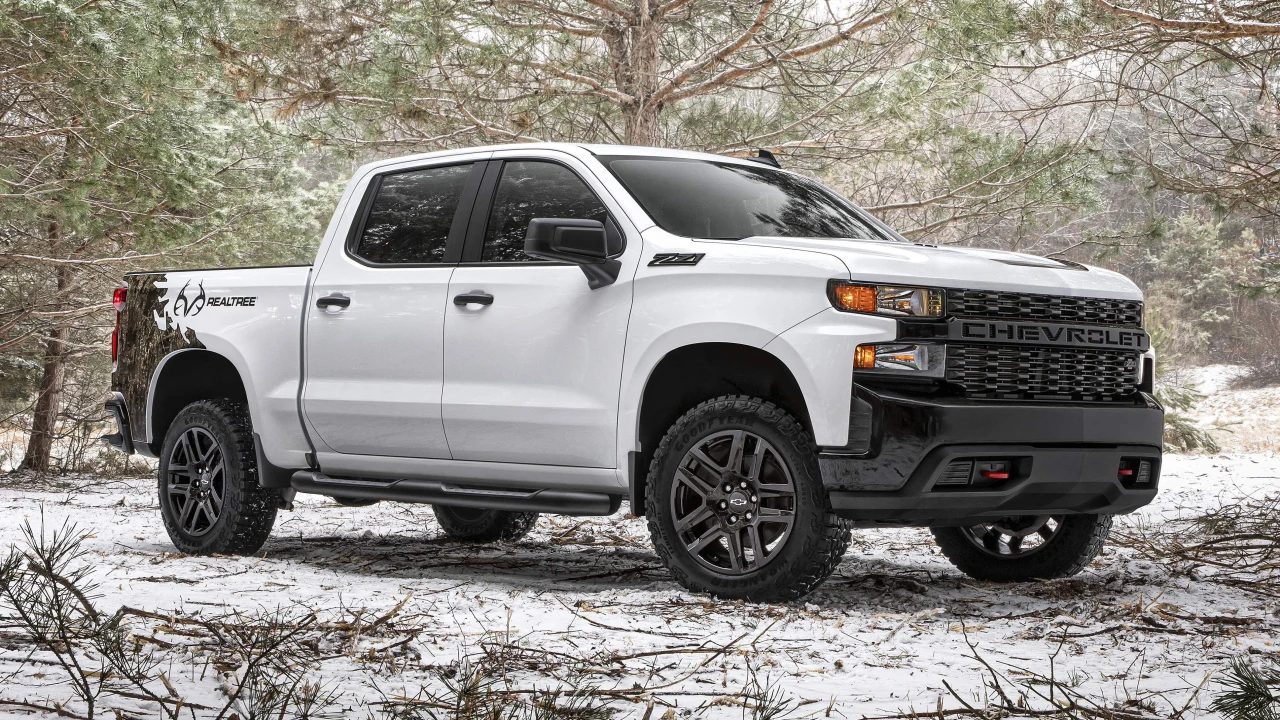 Chevy Silverado Realtree Edition comes with Factory Camouflage