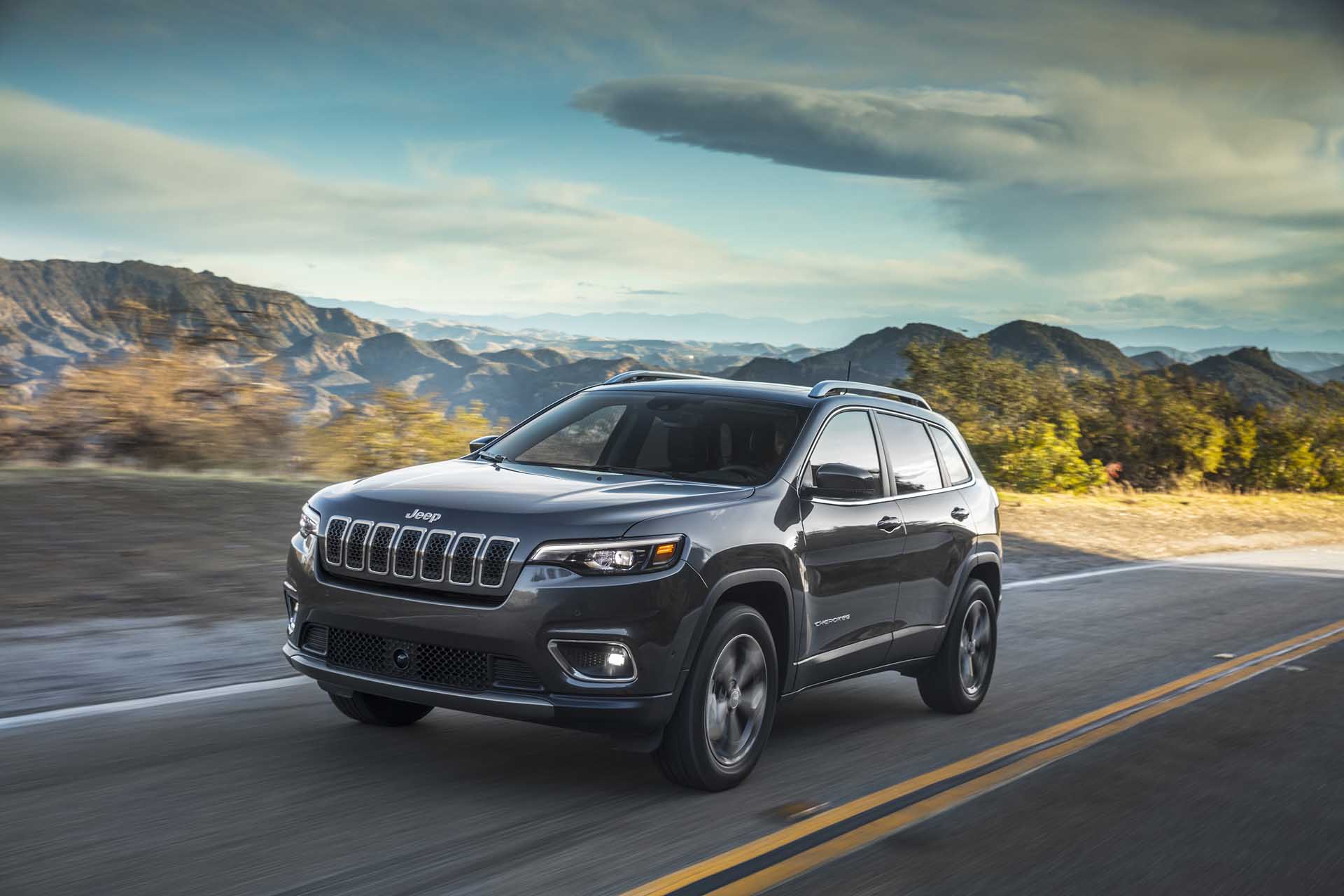 Jeep Cherokee Latitude Lux Adds More Features to Mid-Range Model