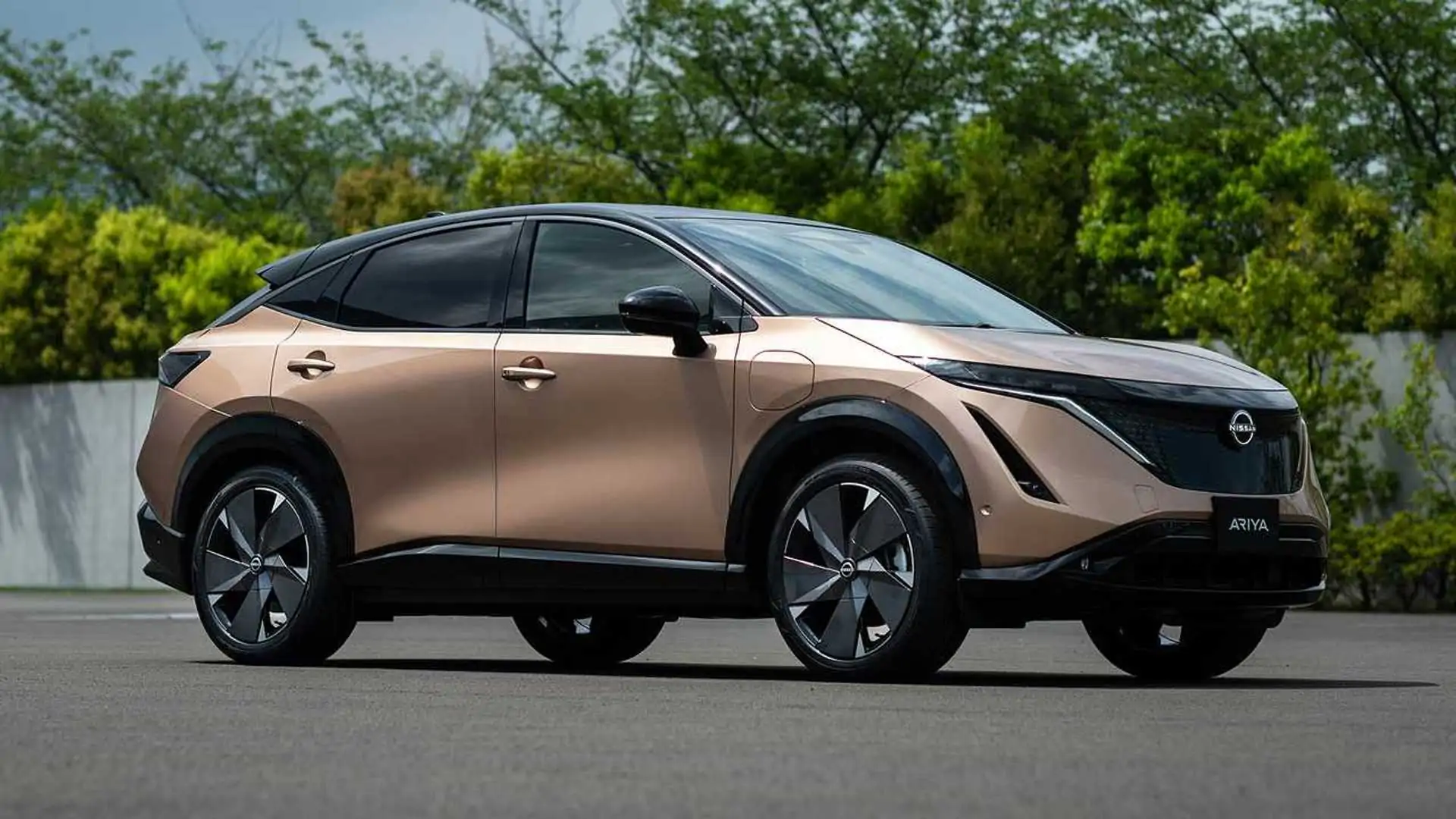 2022 Nissan Ariya Electric SUV Revealed with Up To 300 Miles of Range