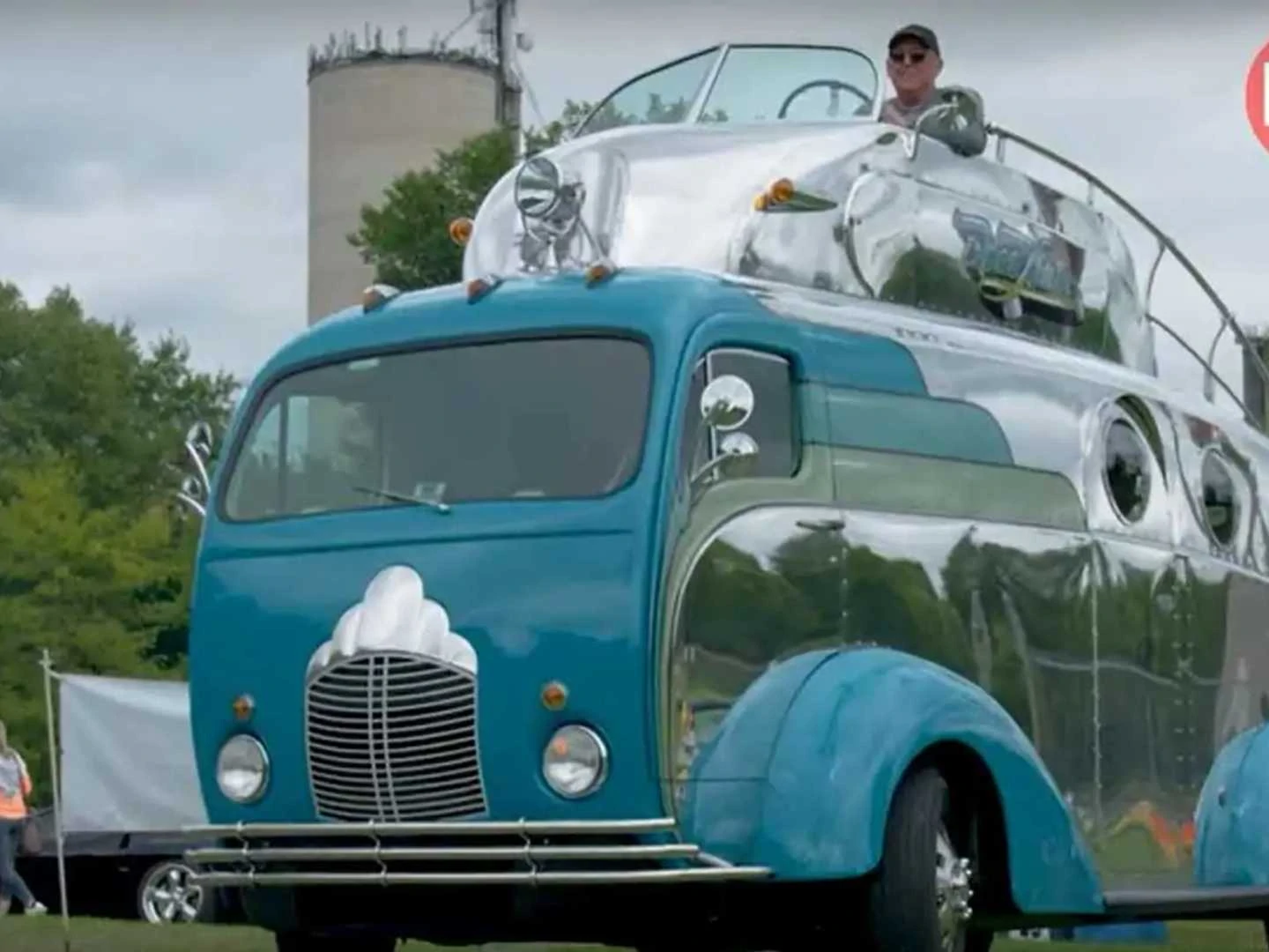 Decoliner is a $500,000 double-decker driven from the roof