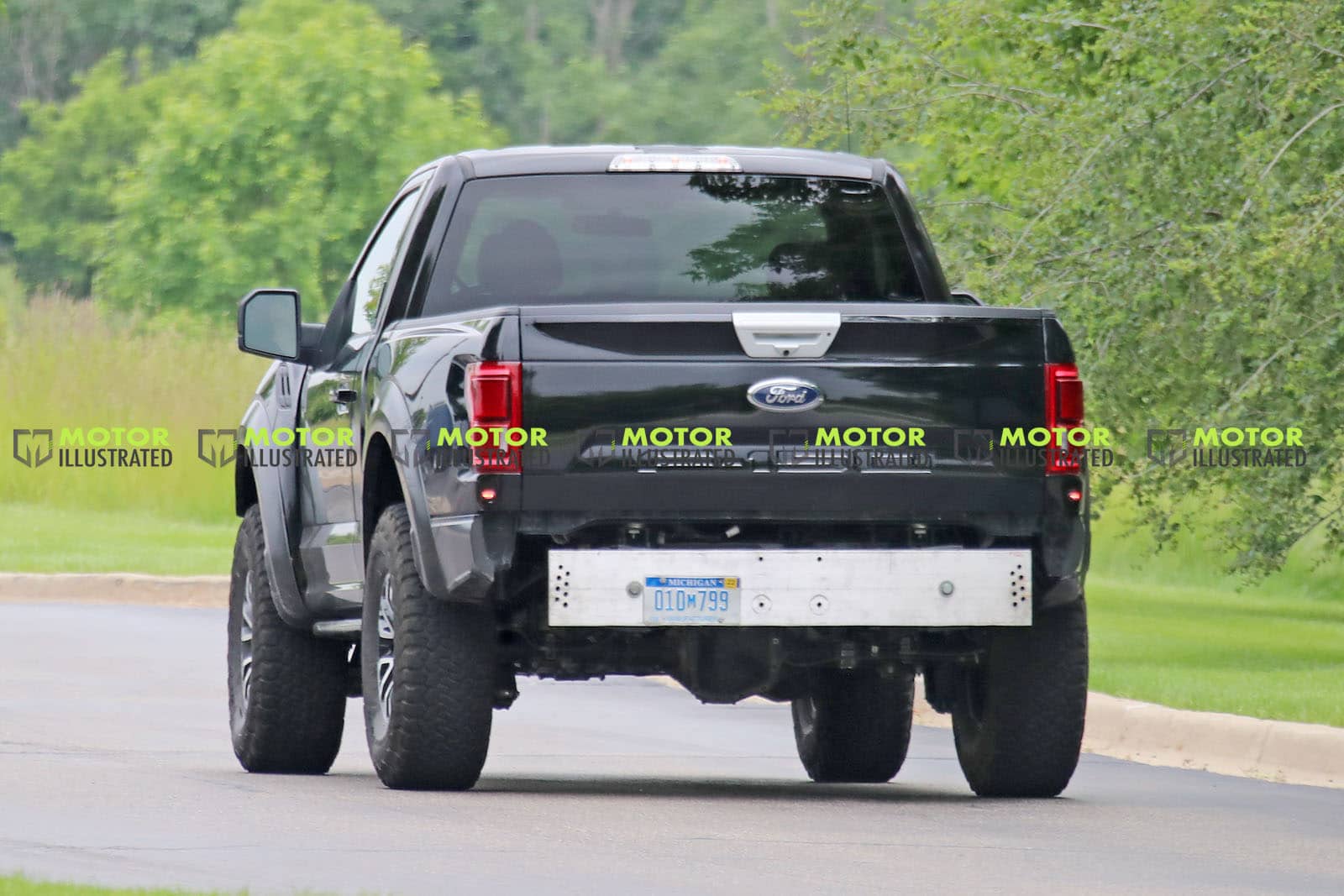 Strange Short-Wheelbase F150 Raptor Found, Could Be Bronco Test Mule