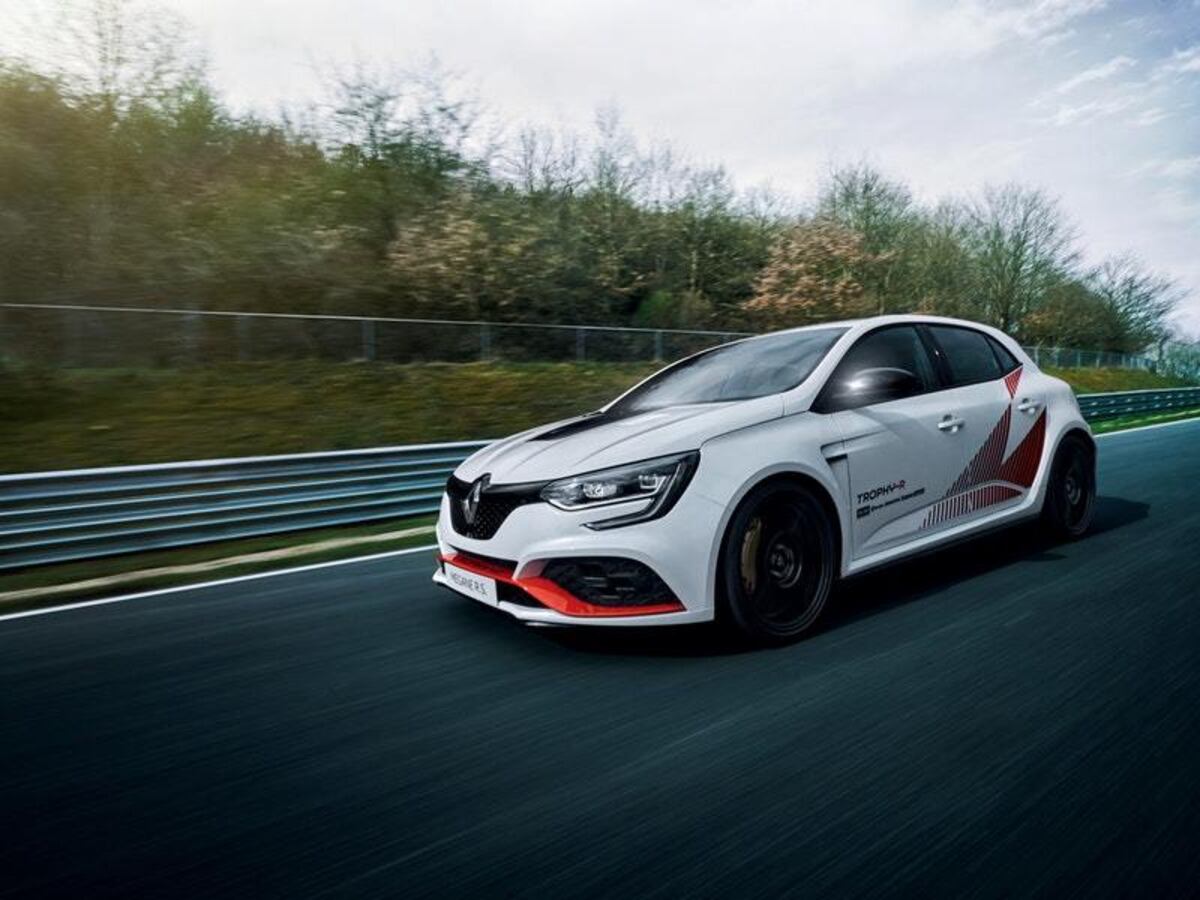 Watch Renault Megane R.S. Trophy-R sets new FWD Nurburgring record