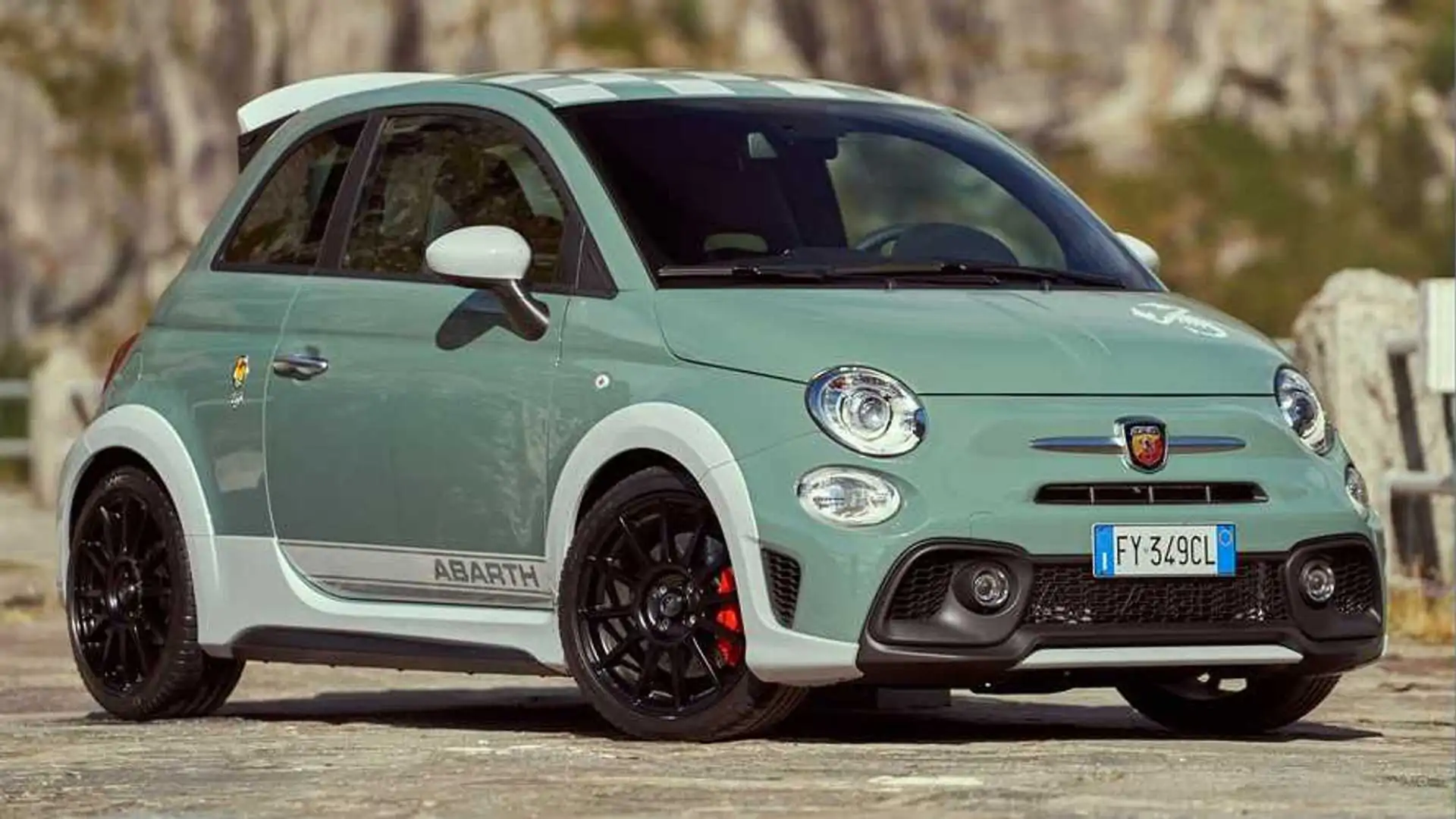 Abarth 695 70th Anniversario Packs 180 HP, Adjustable Spoiler