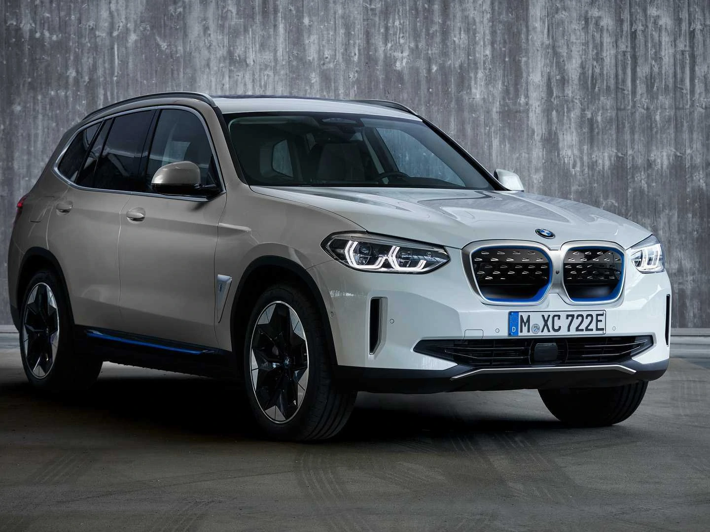 2021 BMW iX3 Revealed as Rear-Wheel Drive Electric SUV With 282 HP