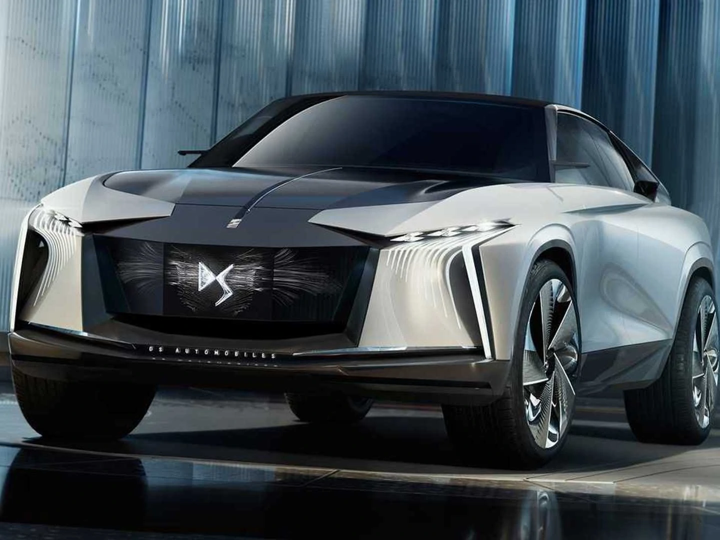 Bold Electric SUV with 671 Horsepower, DS Aero Sport Lounge