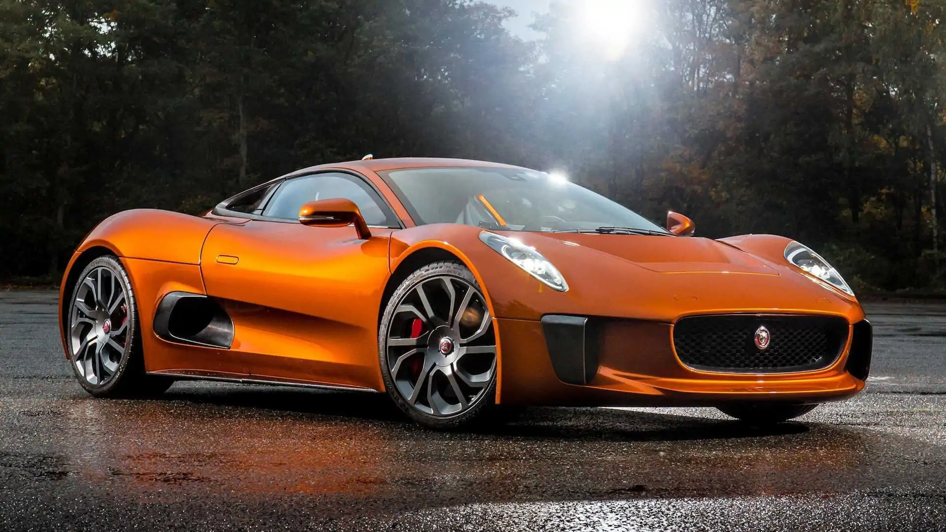 Jaguar F-Type as Mid-Engined Coupe with C-X75 Style