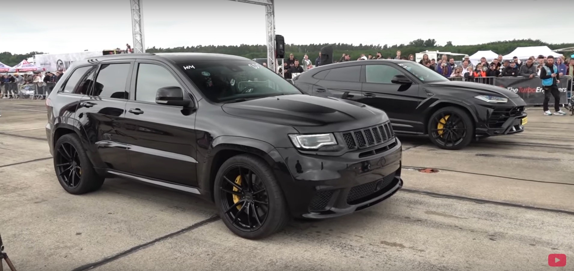 Jeep Trackhawk Vs Lamborghini Urus in Super SUV Drag Race