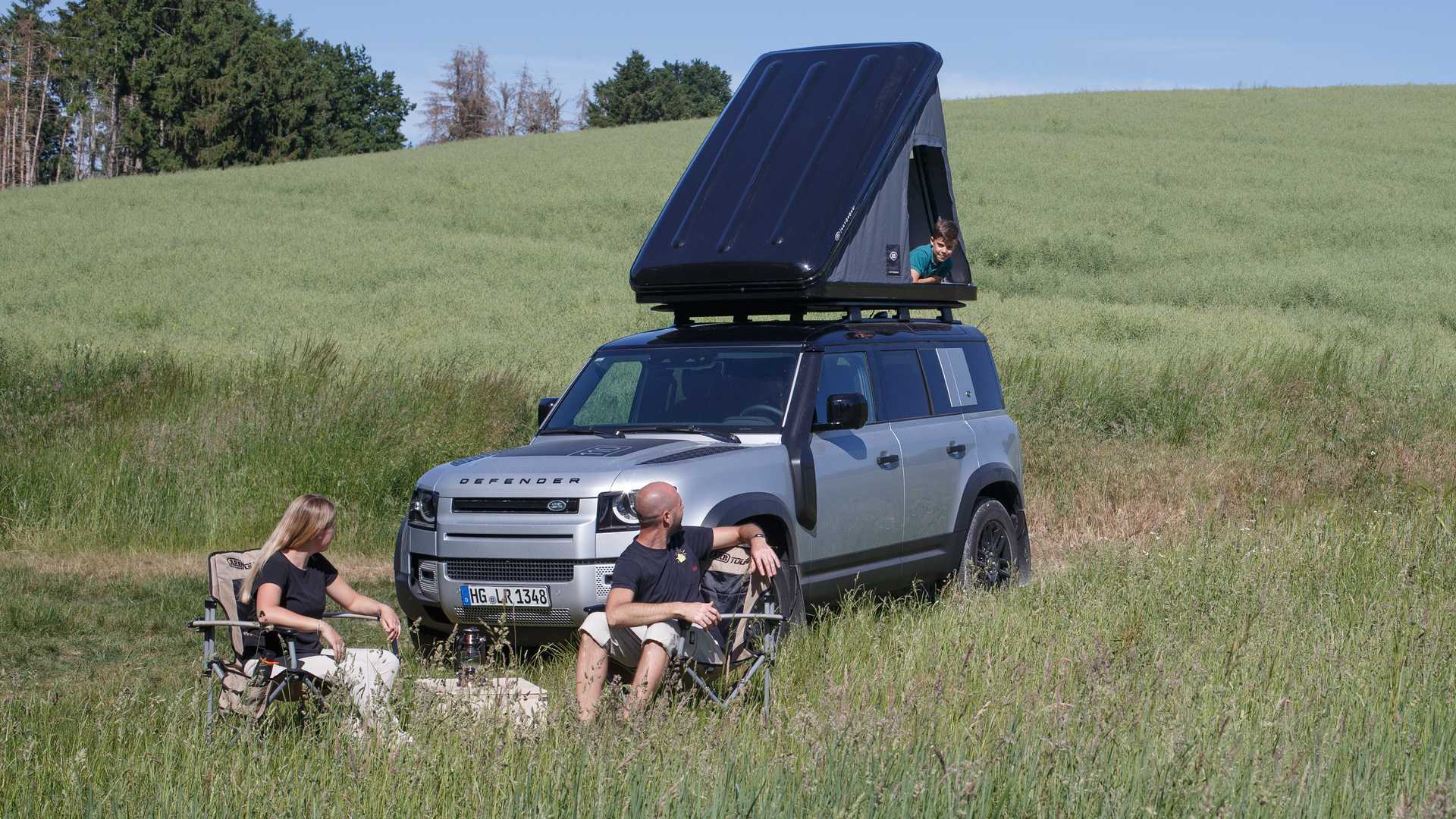 2020 Land Rover Defender Rooftop Naps with Tent Option