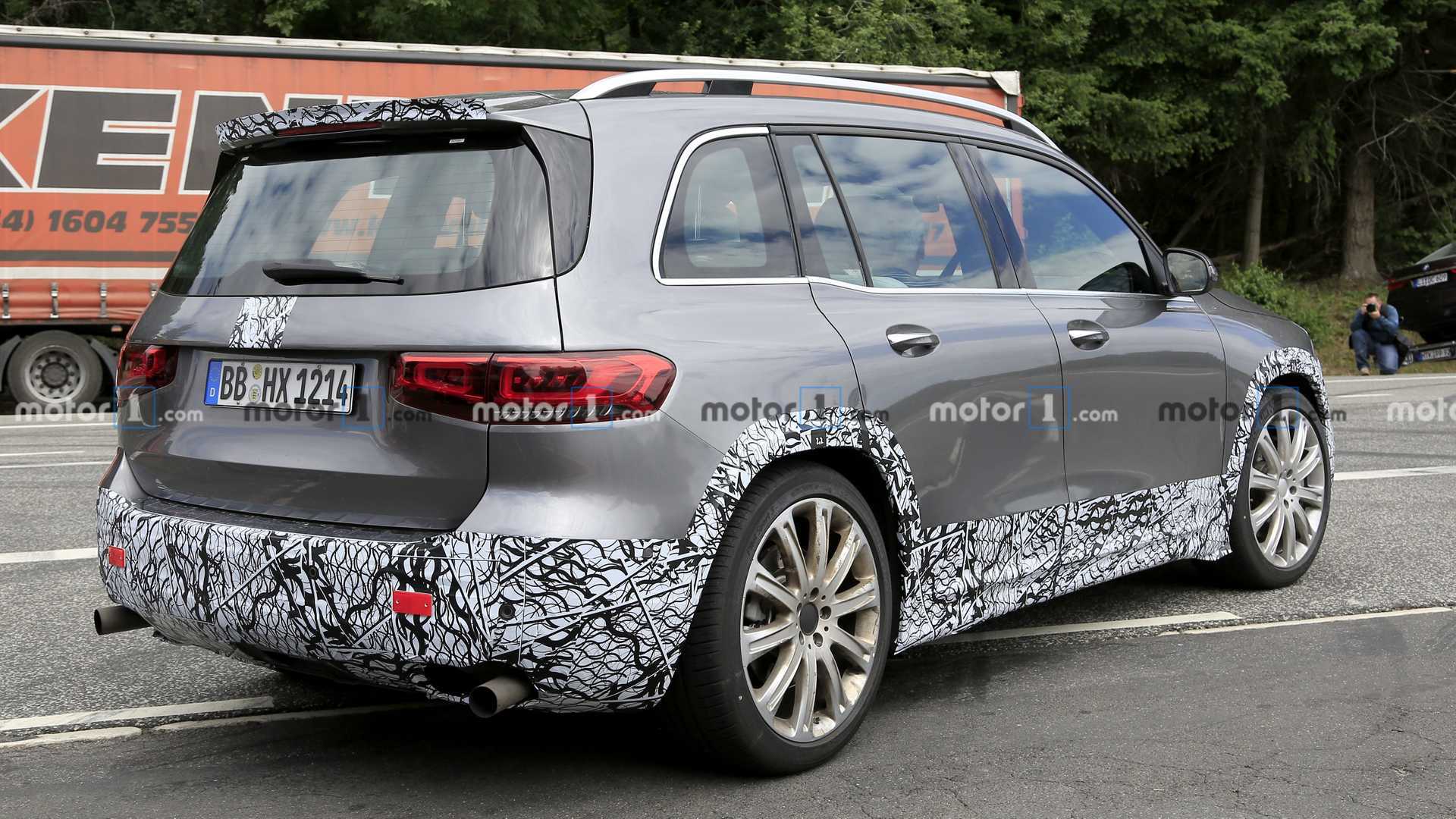 Mercedes-AMG GLB topped with Janky Exhaust Tips45 loses camo, 