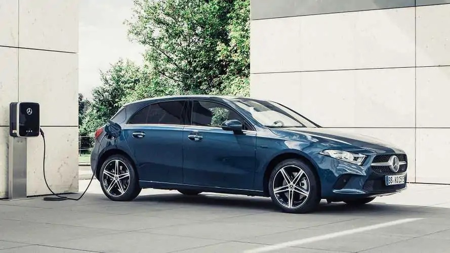 Mercedes A250e and B250e unveiled with plug-in hybrid powertrain