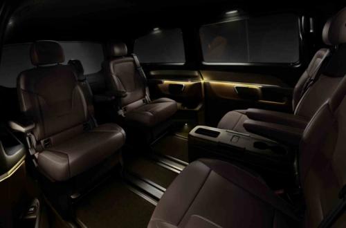 Officially revealed interior of the 2014 Mercedes-Benz V-Class