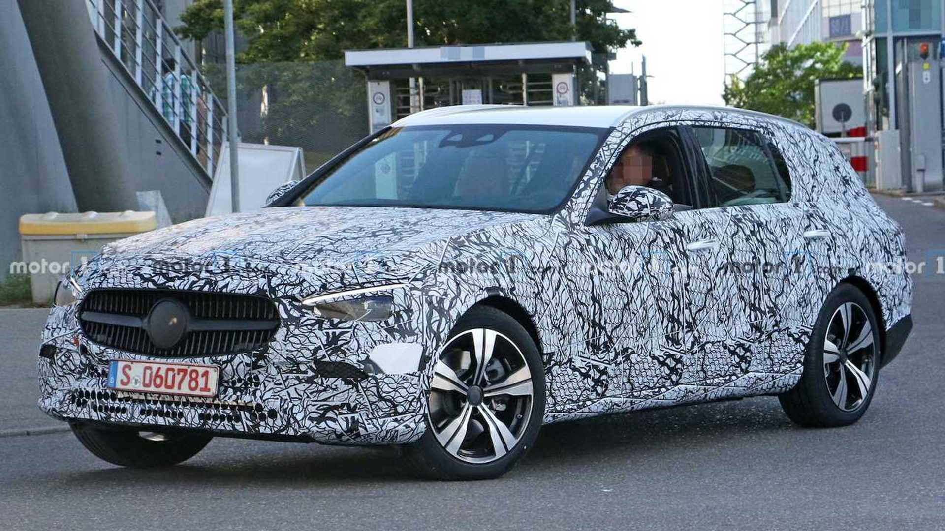 2021 Mercedes C-Class Estate Featured With Dual-Screen Inside