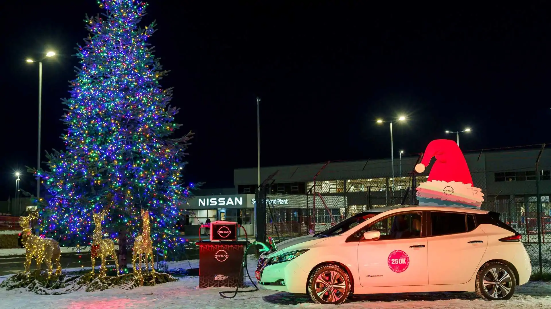 Nissan Leaf Doubles as Christmas Tree with Self-Powered Lights