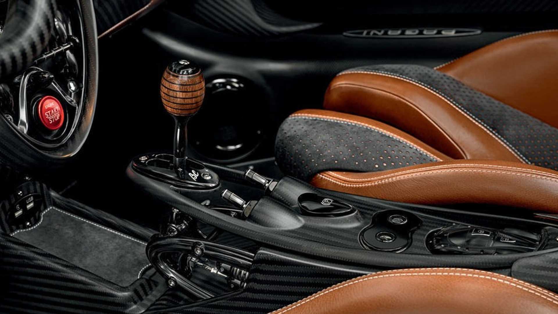 Pagani Huayra Roadster BC Displays Six Exhaust Tips on Camera