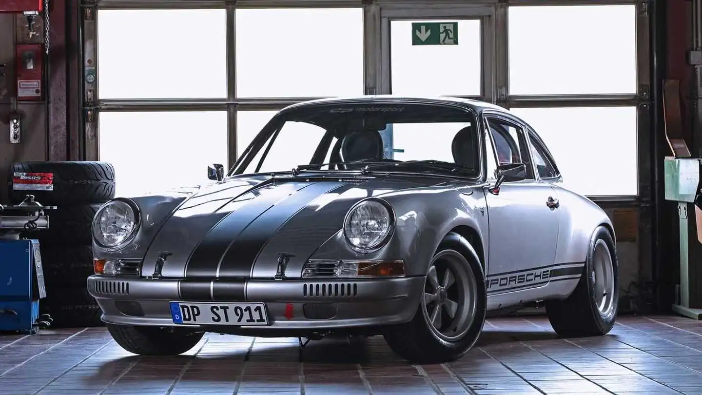 Porsche 911 Restomod Makes Less-Is-More Approach Look Exciting