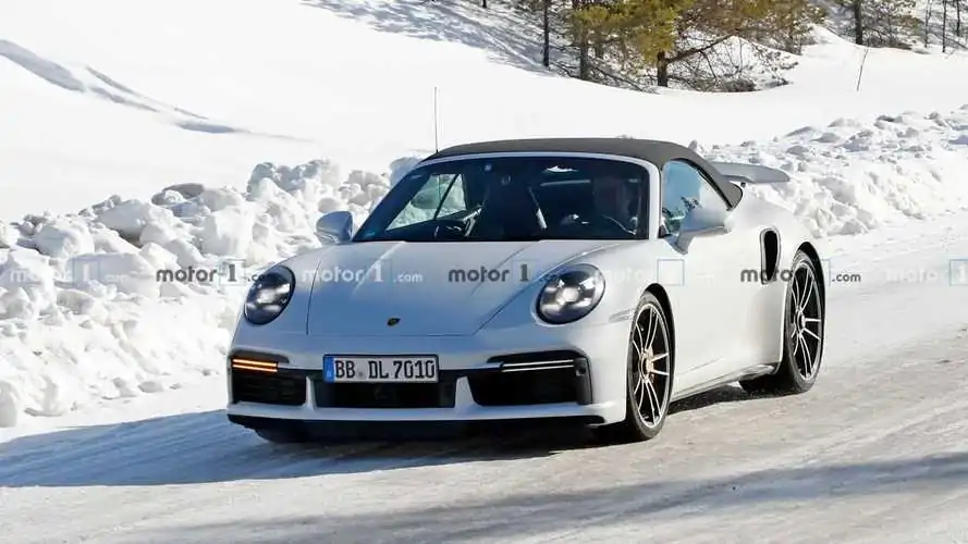 Porsche 911 Turbo S Convertible - Spied in the Real World