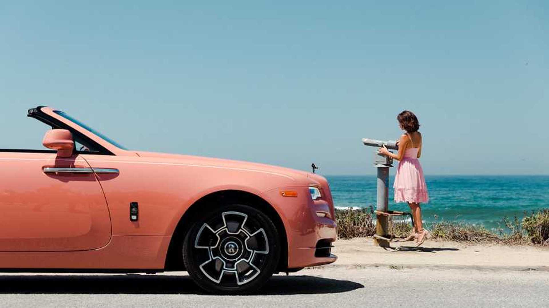 Rolls-Royce Displays Pastel-Colored Vehicles in Pebble Beach