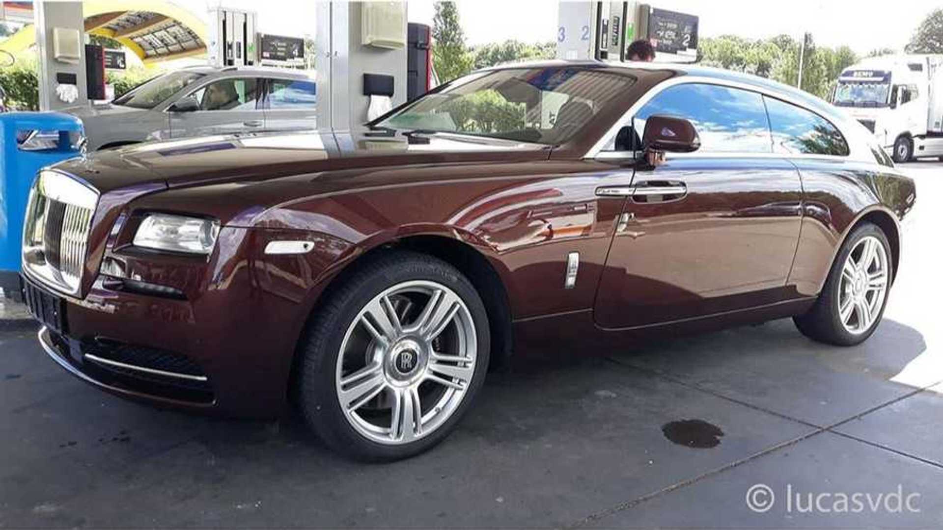 Rolls-Royce Wraith Shooting brake spotted with timeless design