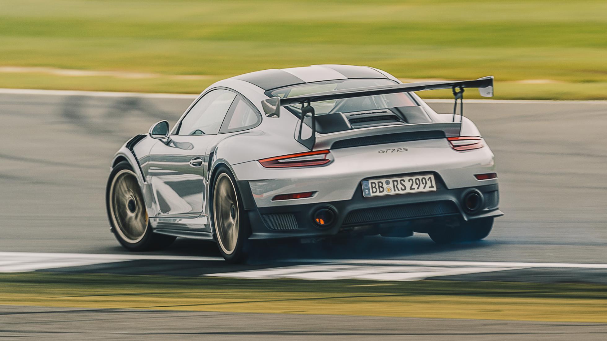 Porsche 911 GT2 RS with 3D-Printed Pistons Gains 30 Horsepower