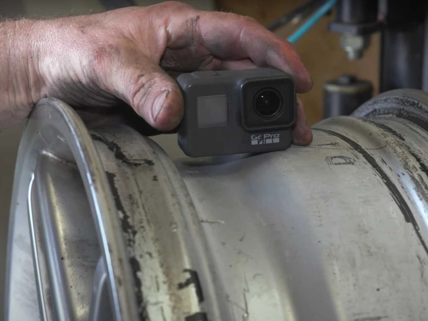 Video from Inside A Rolling Tire Looks like An Anaconda's Throat