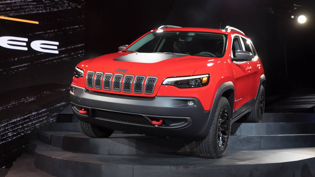 2019 Jeep Cherokee gets a more traditional face and a roomier interior